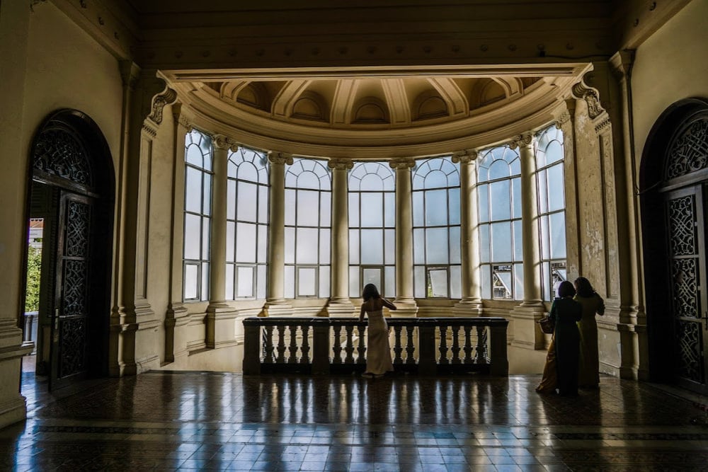 The space inside the museum is luxurious and classic, suitable for photo shoots